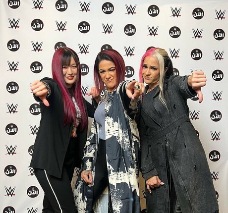 Bayley photo 527