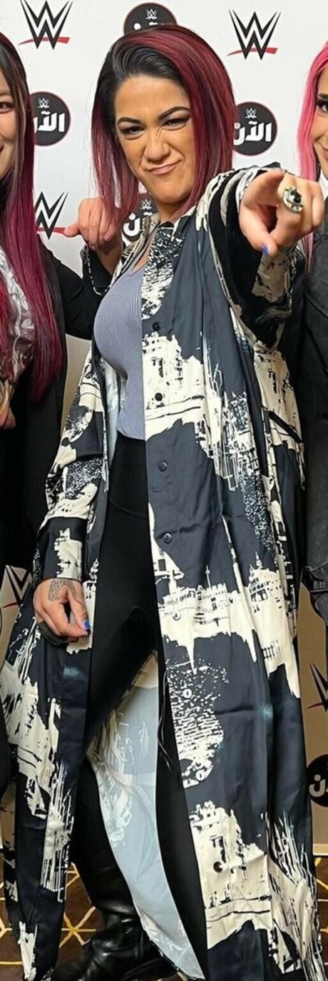 Bayley photo 528