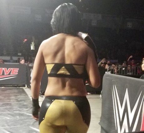 Bayley photo 560