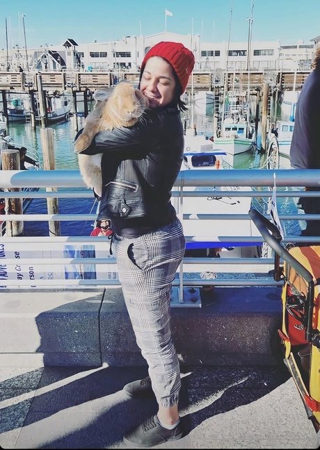 Bayley photo 562