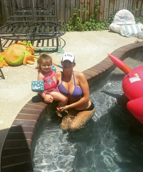 Becky Bandini photo 19