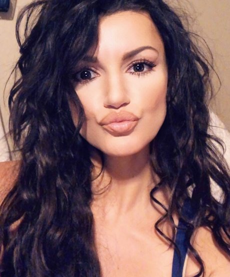 Becky Bandini photo 151