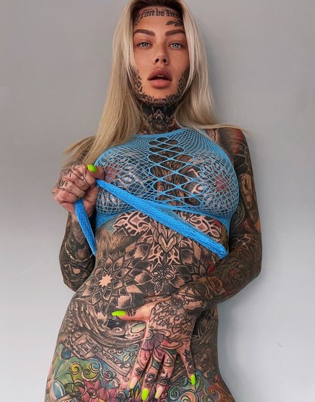 Becky Holt photo 3