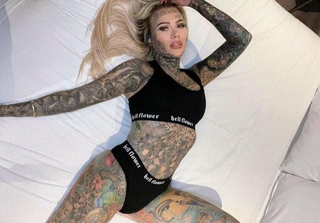 Becky Holt photo 17