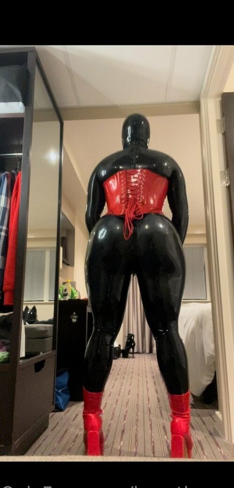 Bee_the_rubber_doll photo 5
