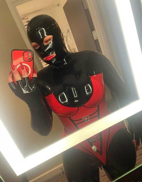 Bee_the_rubber_doll photo 7