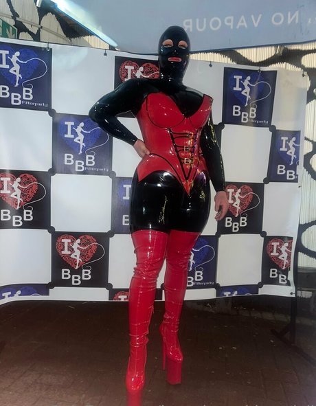 Bee_the_rubber_doll photo 16