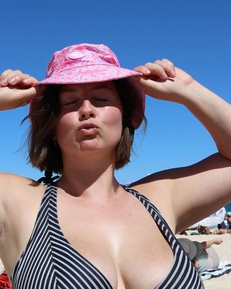 Bel Larcombe photo 13