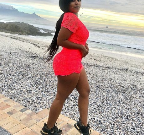 Bella Batista photo 37