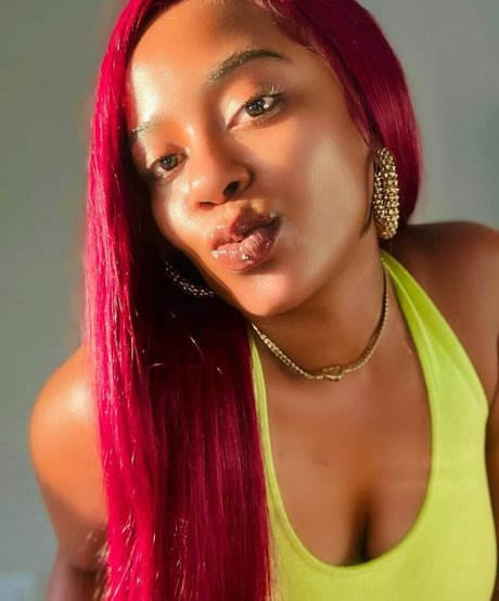 Bella Batista photo 52