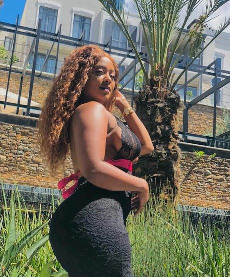 Bella Batista photo 57