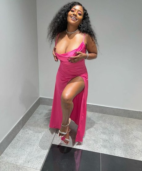 Bella Batista photo 61