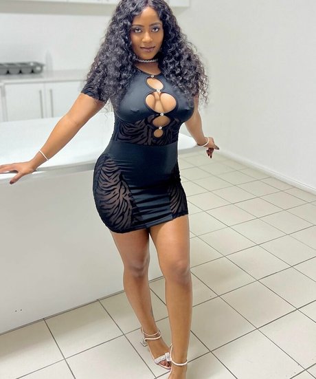 Bella Batista photo 63