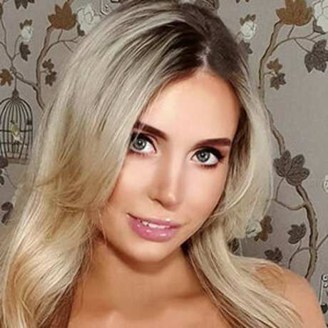 Bella Ellis photo 6