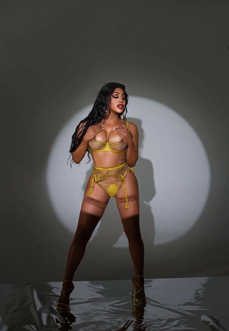 Bella La Femme photo 4