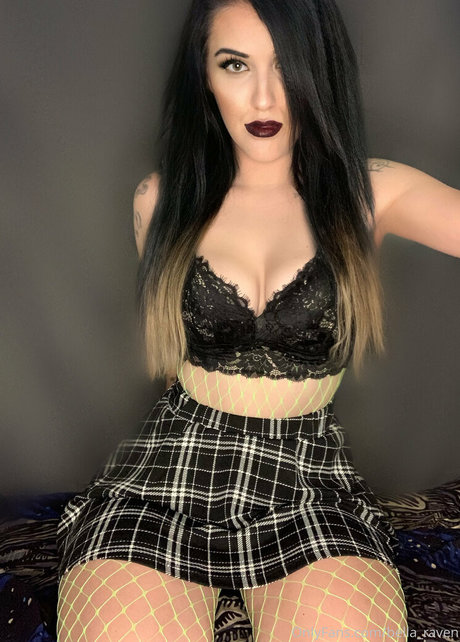 Profile photo of Bella_raven