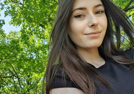 Bella2k photo 17
