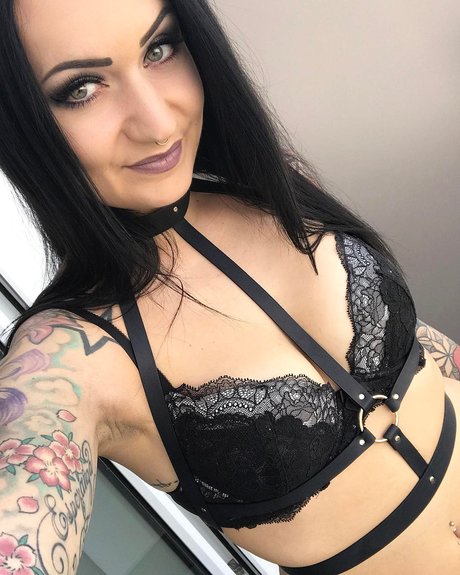 Bella Isadora photo 20