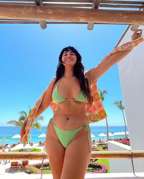 Bellaagolden photo 19