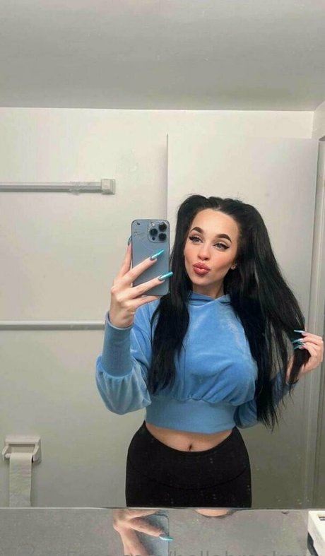 Bellabrooksxo photo 10