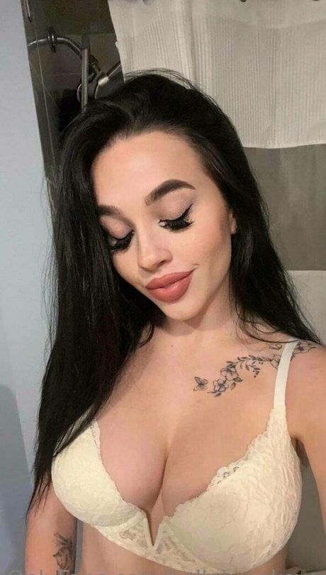 Bellabrooksxo photo 58