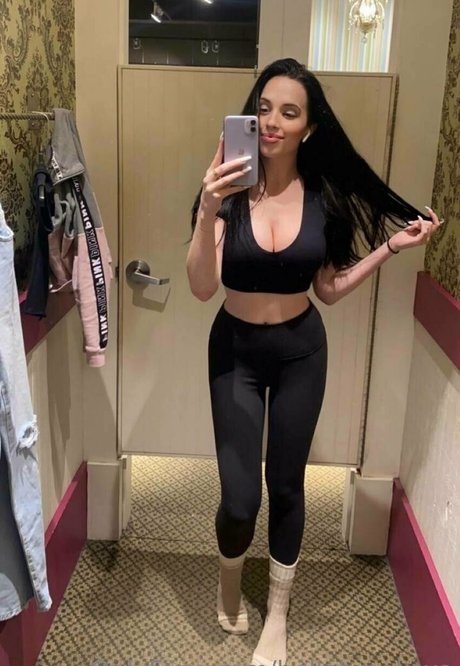 Bellabrooksxo photo 61