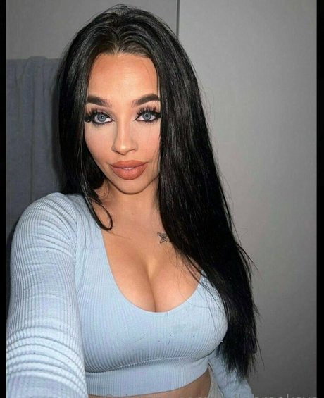 Bellabrooksxo photo 68