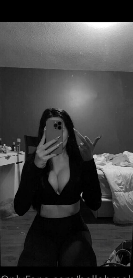 Bellabrooksxo photo 77