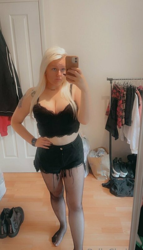 Bellachelseafree photo 4