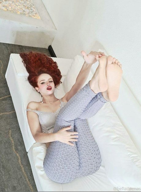 Bella Duenas photo 11