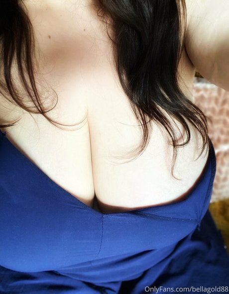 Bella Gold photo 9