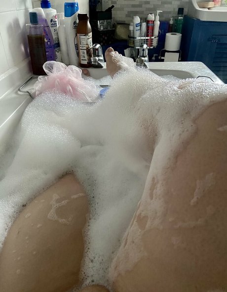 Bella Gold photo 24