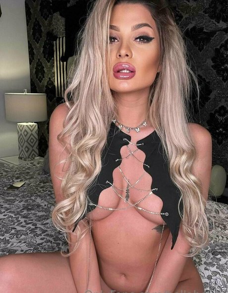 Bellahotxx photo 124