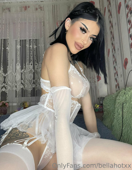 Bellahotxx photo 159