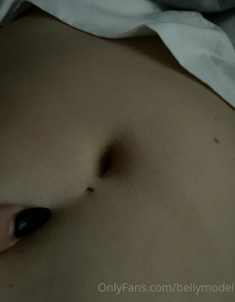 Bellymodel photo 1