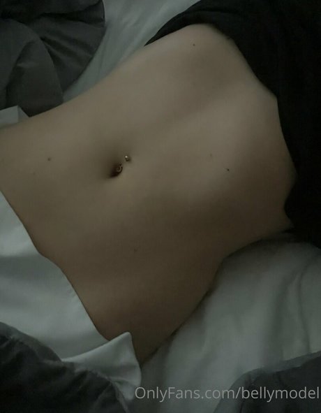 Bellymodel photo 2
