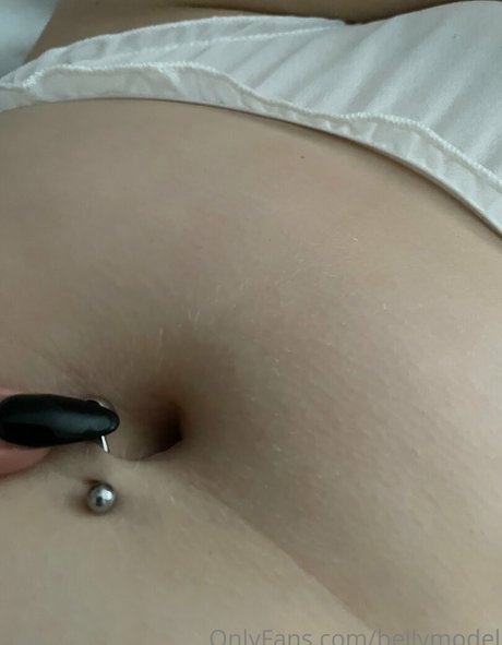 Bellymodel photo 4