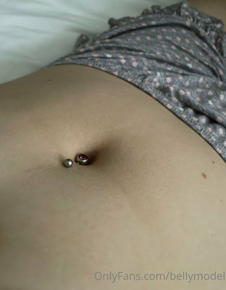 Bellymodel photo 11