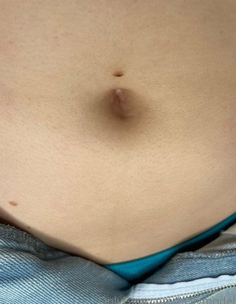 Bellymodel photo 14