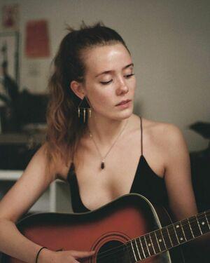 Berta Andrea Snædal photo 21