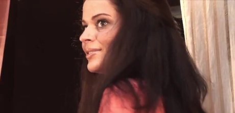 Beth Williams photo 7