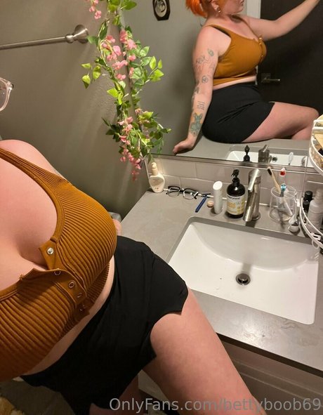 Bettyboob69 photo 12