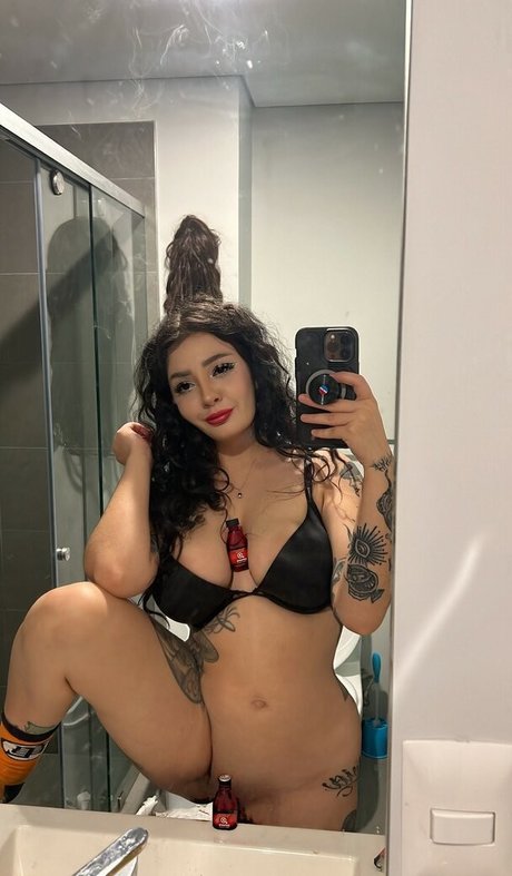 Betzy Black photo 5
