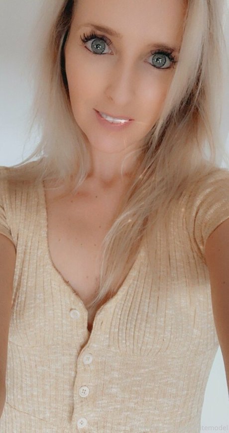 Bexwhitemodel photo 50