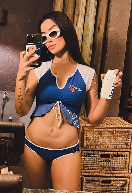 Bianca Andrade photo 33