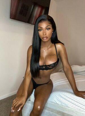 Bianca Cash photo 4
