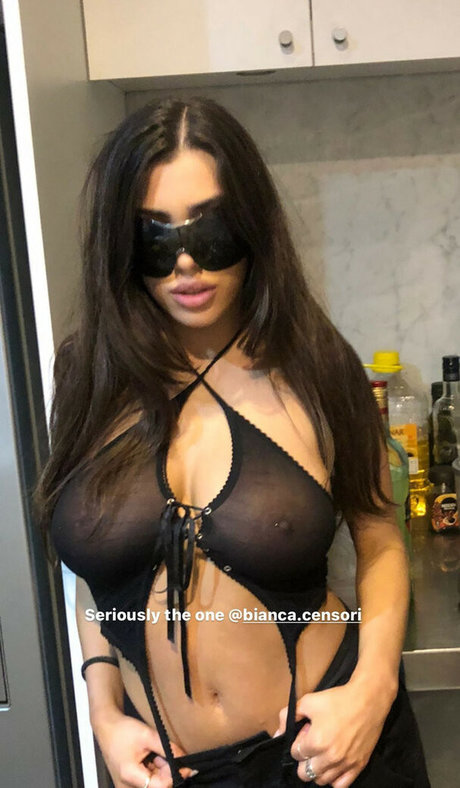 Bianca Censori photo 23