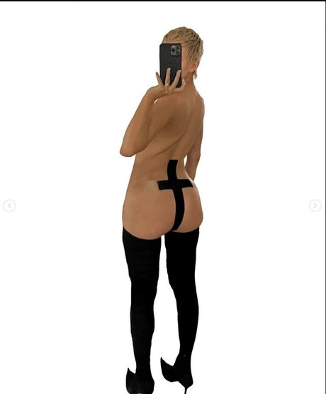 Bianca Censori photo 51