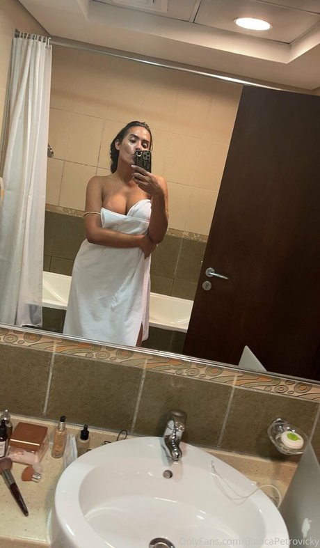 Biancapetrovickyoficial photo 51