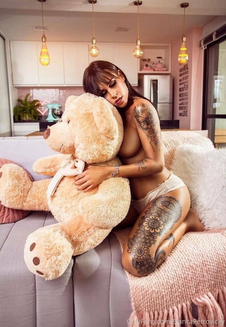 Biancapetrovickyoficial photo 61